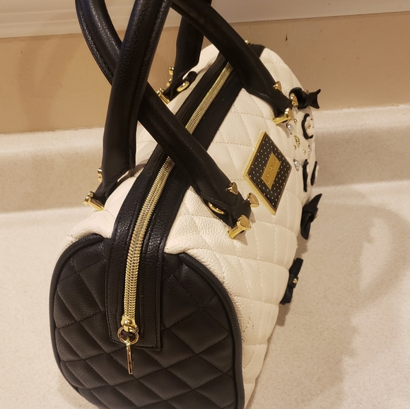 Betsey Johnson- Purse! - Picture 2 of 5